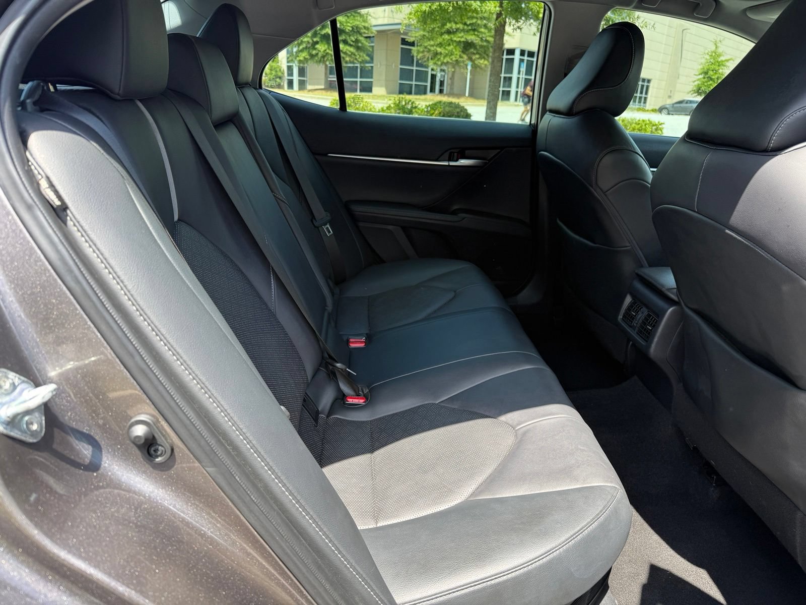 Used 2021 Toyota Camry XSE FWD image 31
