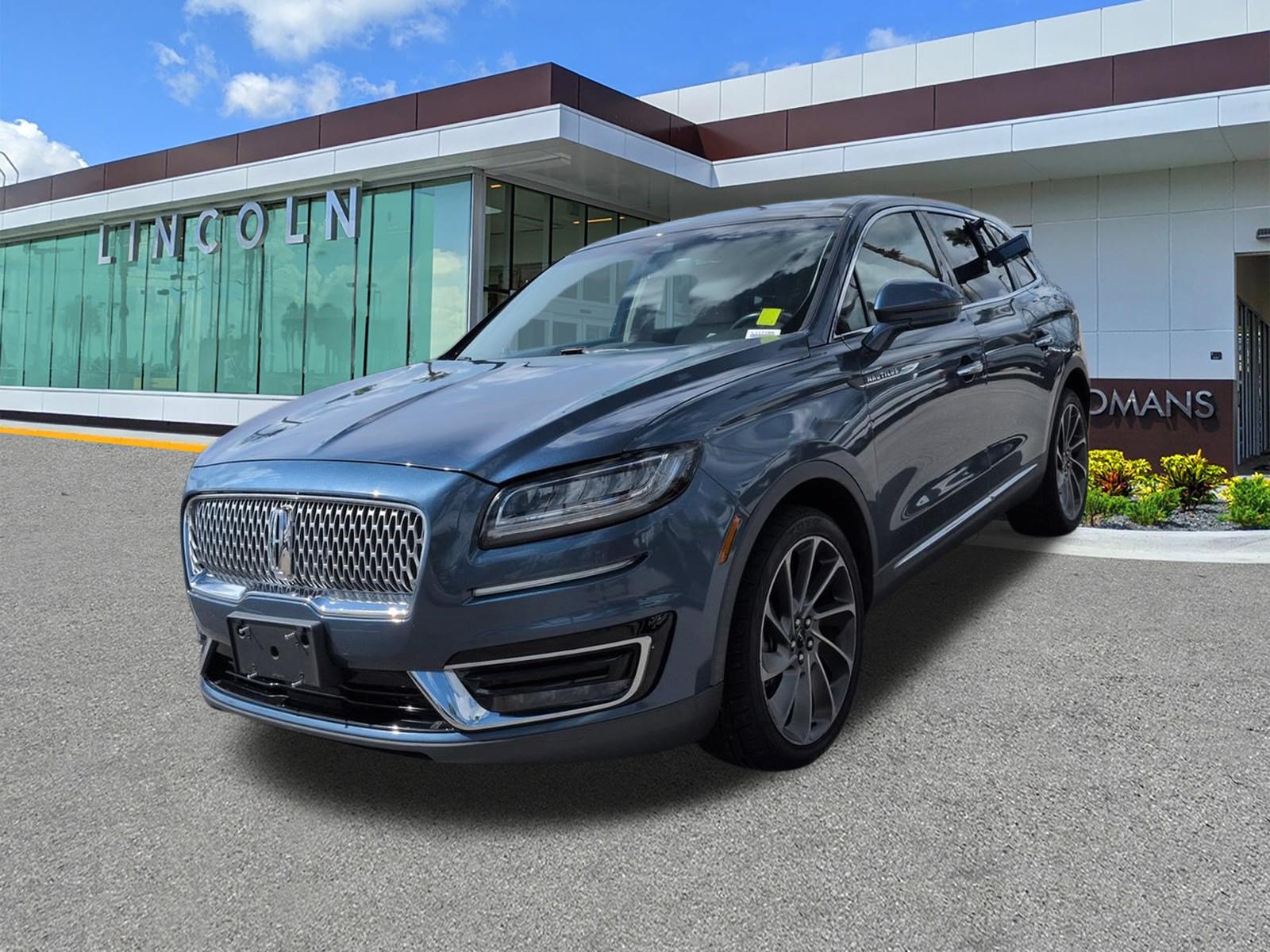 Certified 2019 Lincoln Nautilus Reserve w/ Driver Assistance Package AWD/4WD image 9