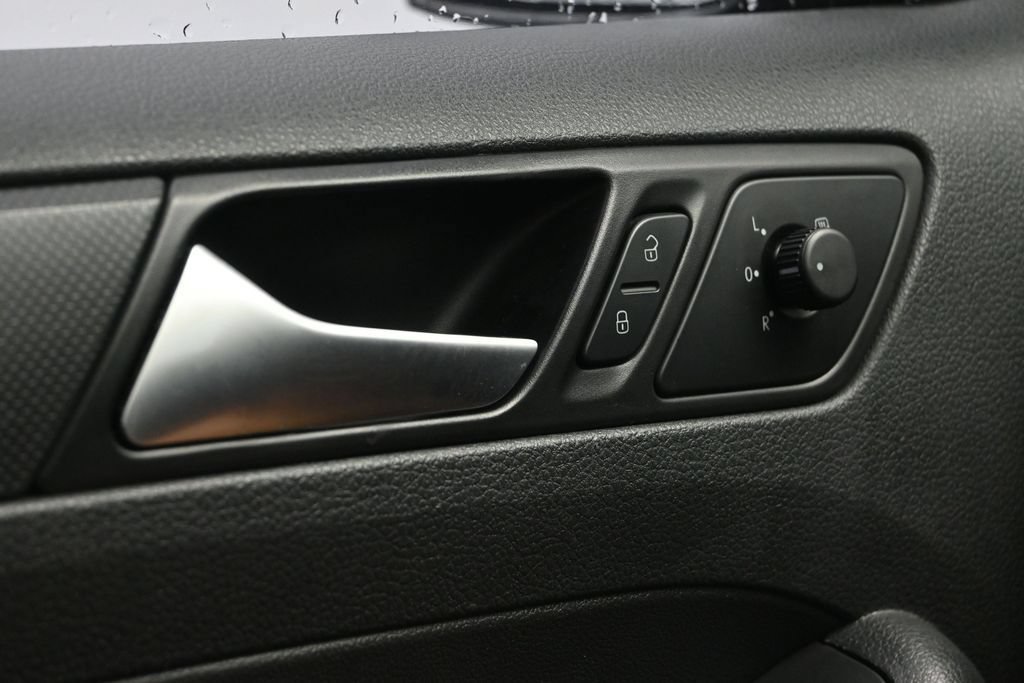 Used 2013 Volkswagen Jetta S FWD image 25