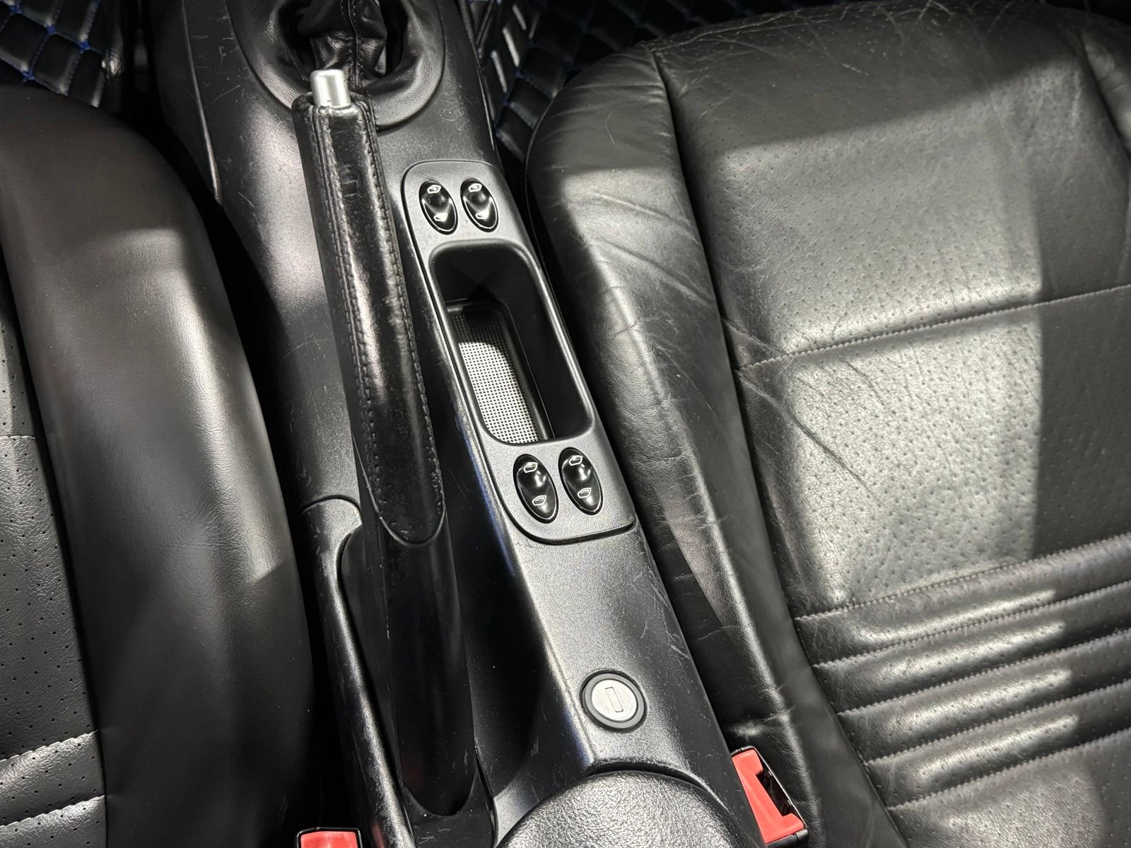 Used 2000 Porsche 911 Carrera RWD image 24