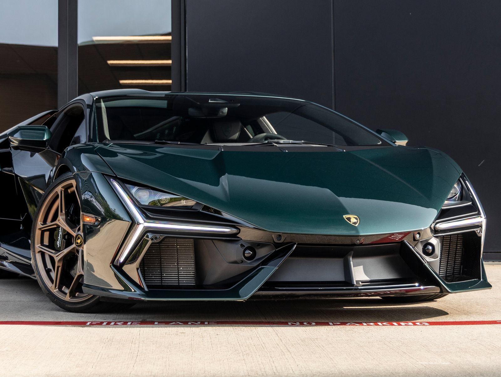 Used 2025 Lamborghini Revuelto AWD/4WD image 6