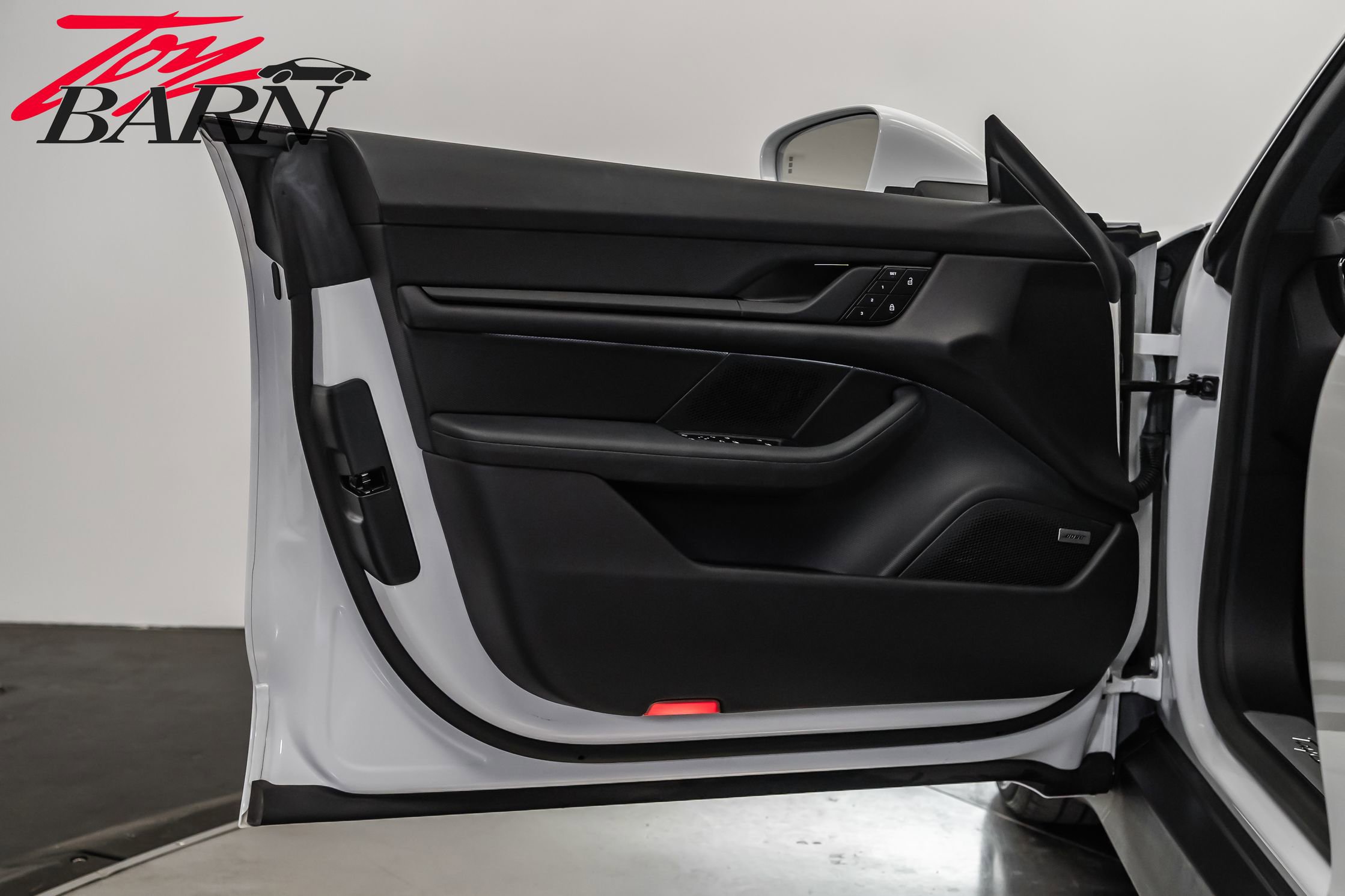 Used 2022 Porsche Taycan 4S image 17