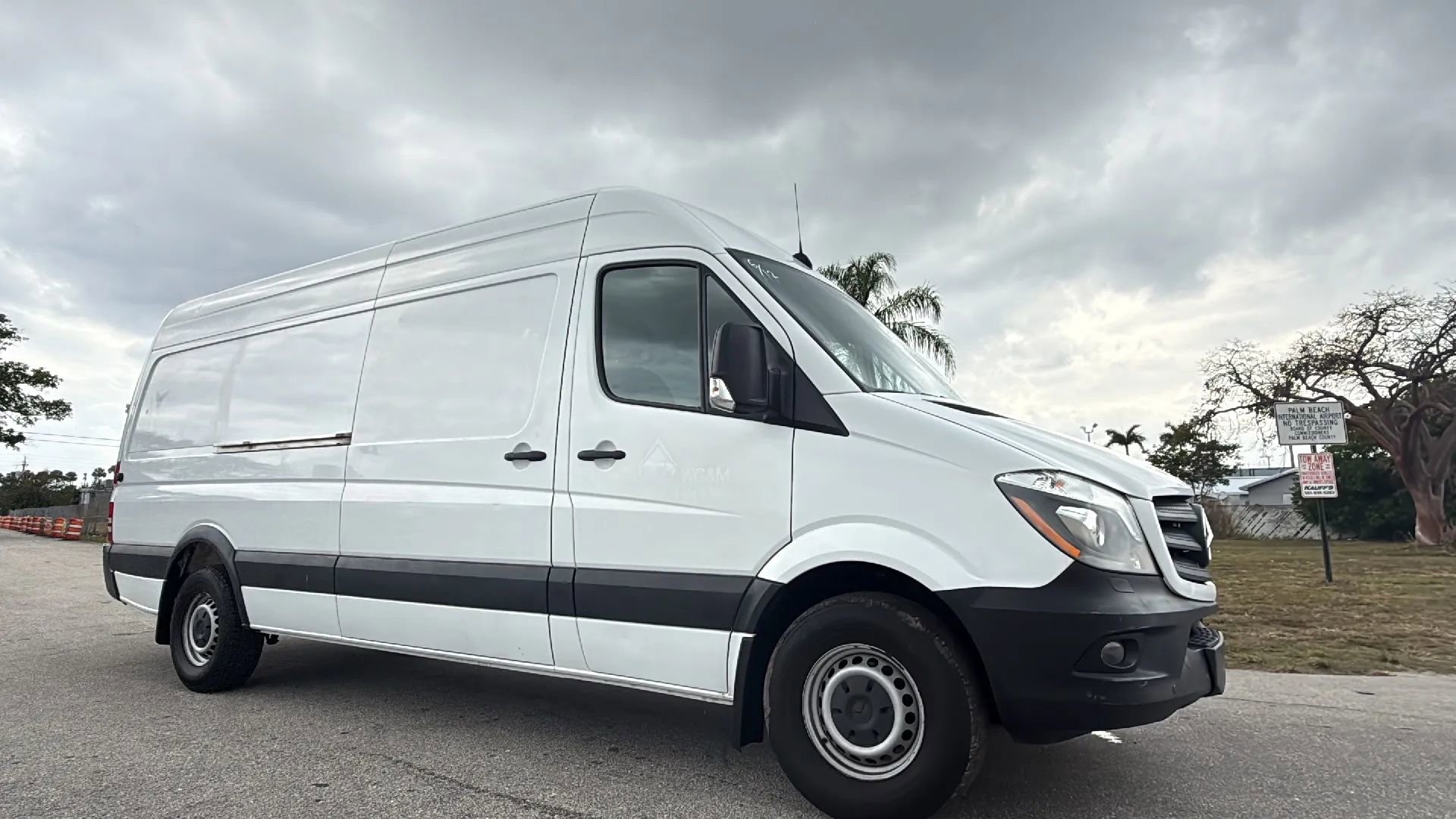 Used 2017 Mercedes-Benz Sprinter 2500 image 6