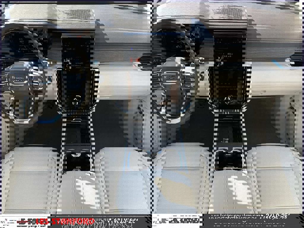 Used 2024 GMC Acadia Denali image 16