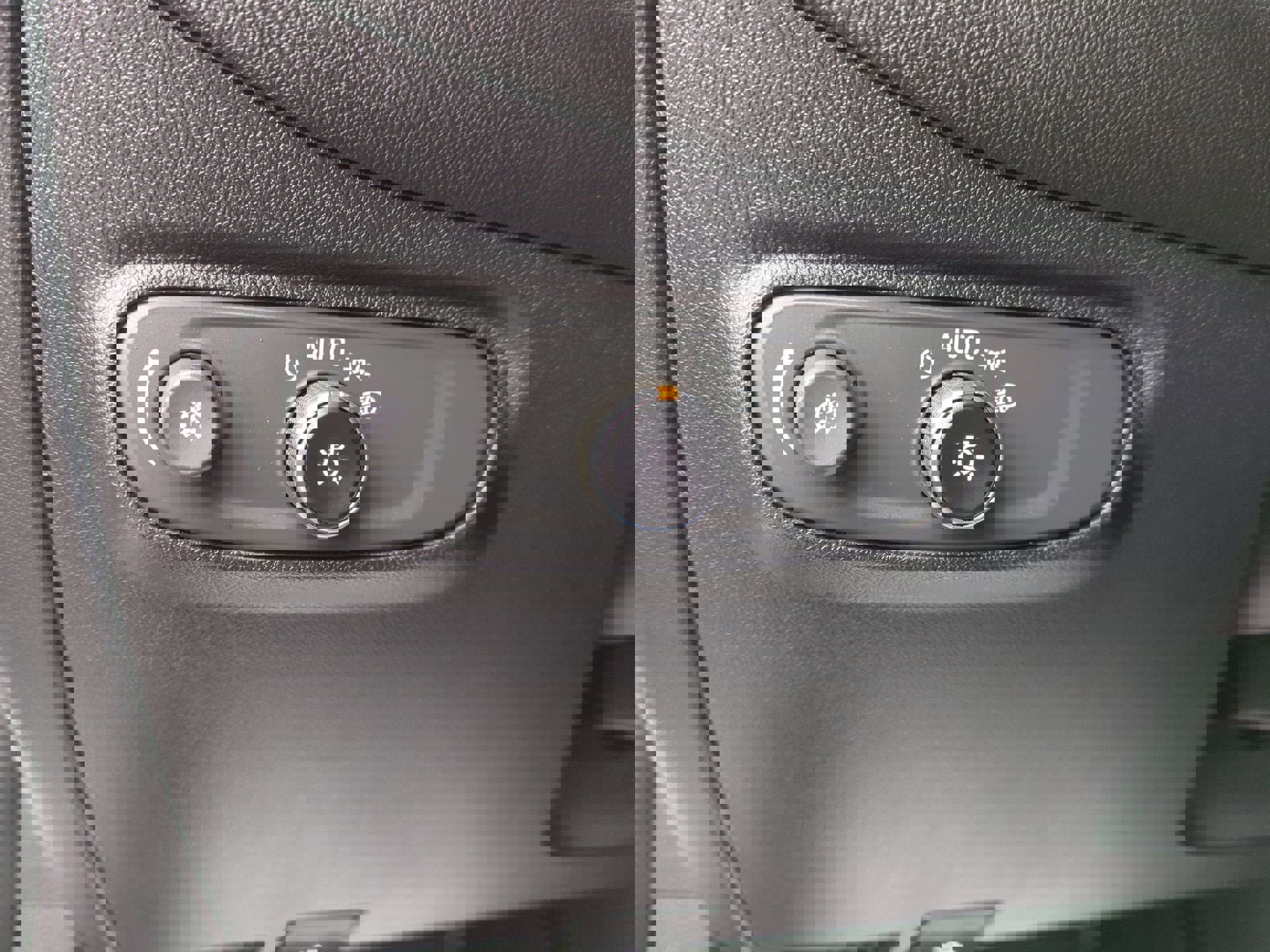 Certified 2019 Chevrolet Equinox LT w/ LPO, Blackout Package image 17