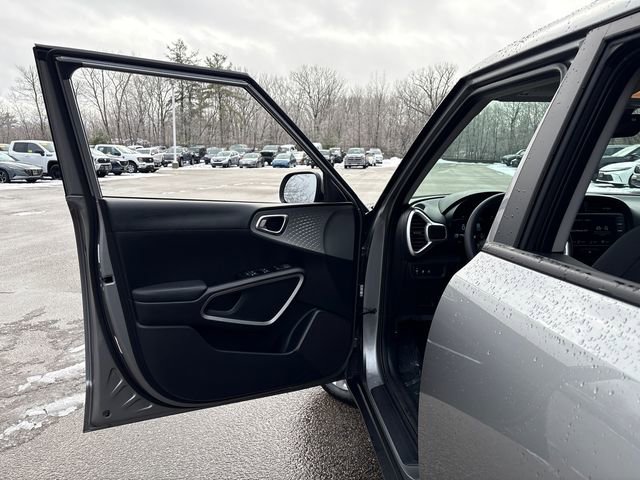 Used 2025 Kia Soul LX image 21