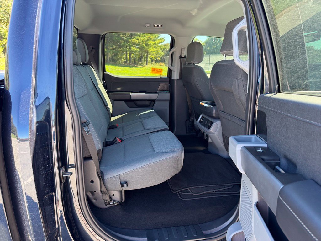 Used 2024 Ford F150 Lightning XLT AWD/4WD image 12