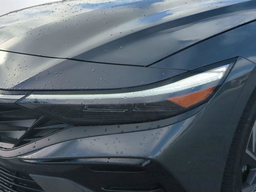 New 2026 Hyundai Elantra Limited image 10