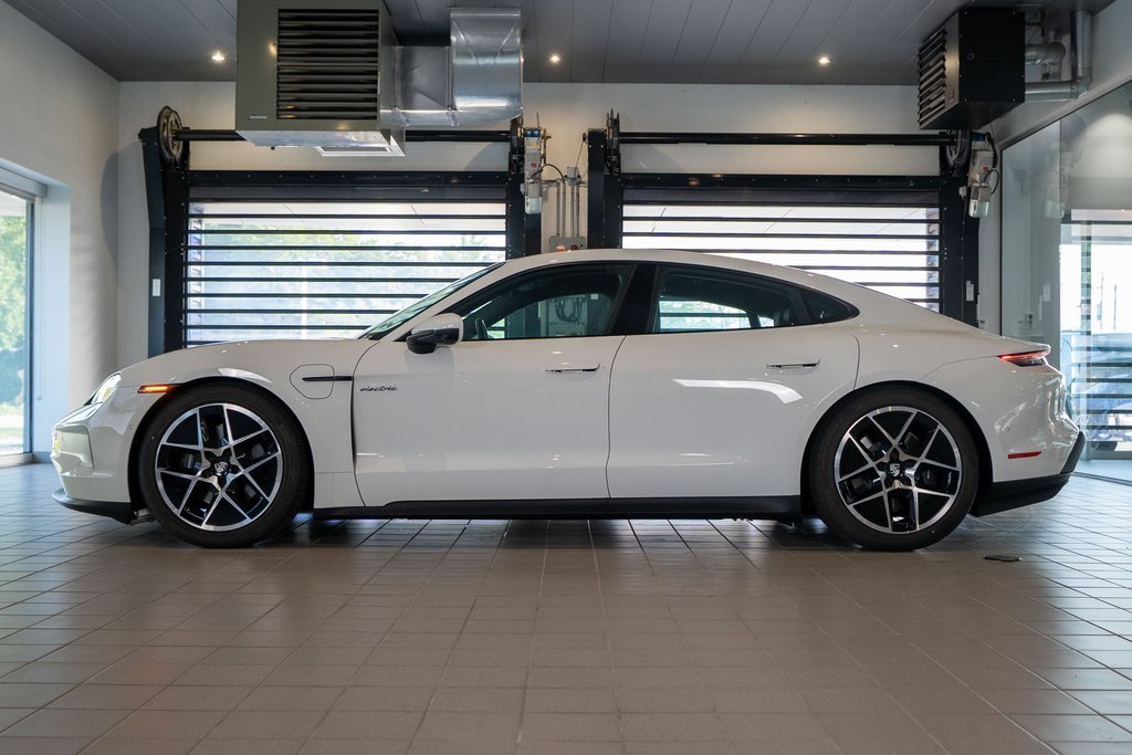 New 2025 Porsche Taycan image 2