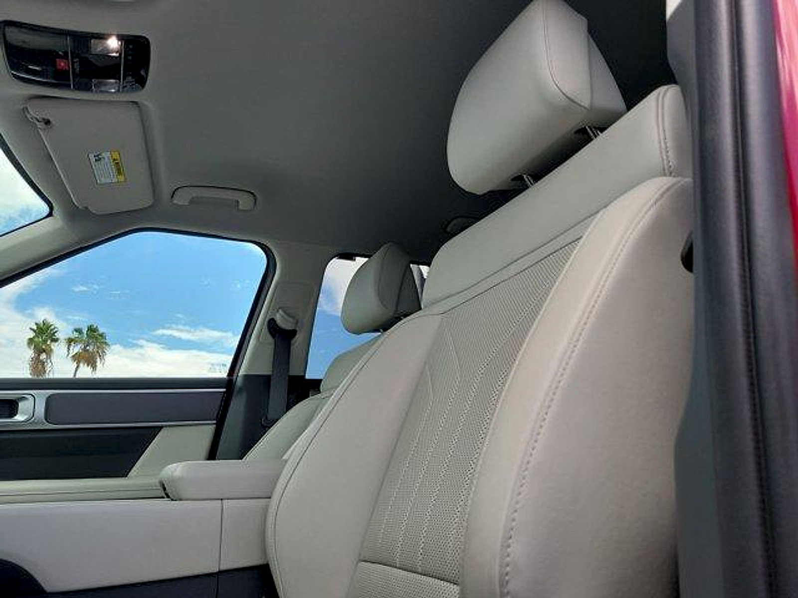 Used 2025 Hyundai Santa Fe SEL FWD image 23