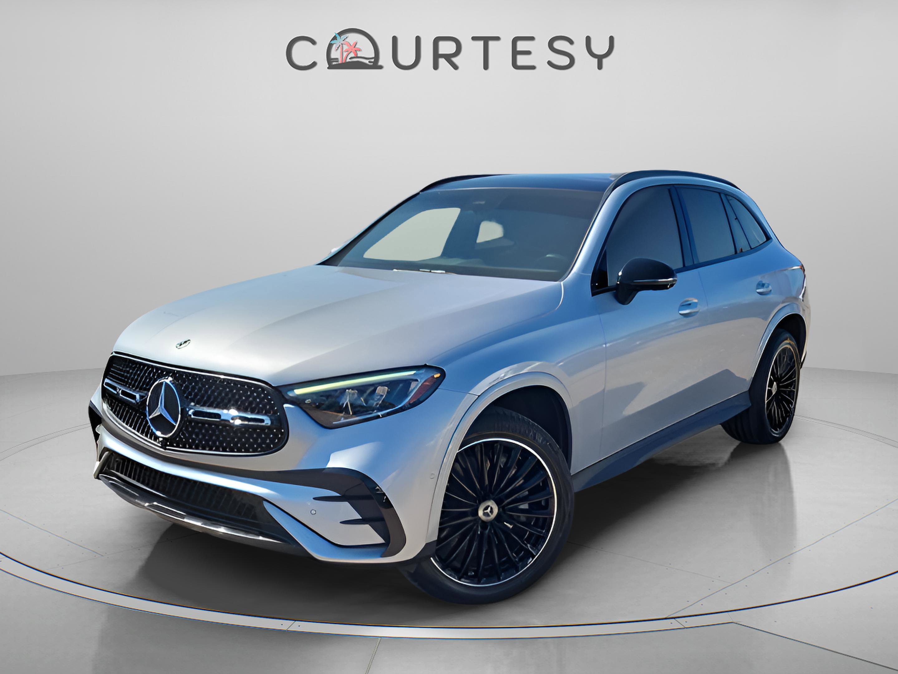 Used 2023 Mercedes-Benz GLC 300 image 1