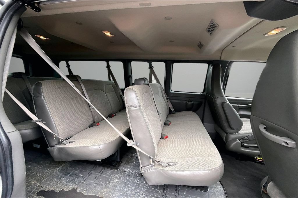 Used 2024 Chevrolet Express 3500 LT w/ LT Preferred Equipment Group RWD image 24