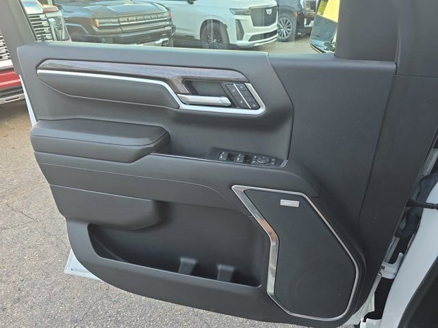 Used 2022 Chevrolet Silverado 1500 LTZ w/ LTZ Premium Package image 27