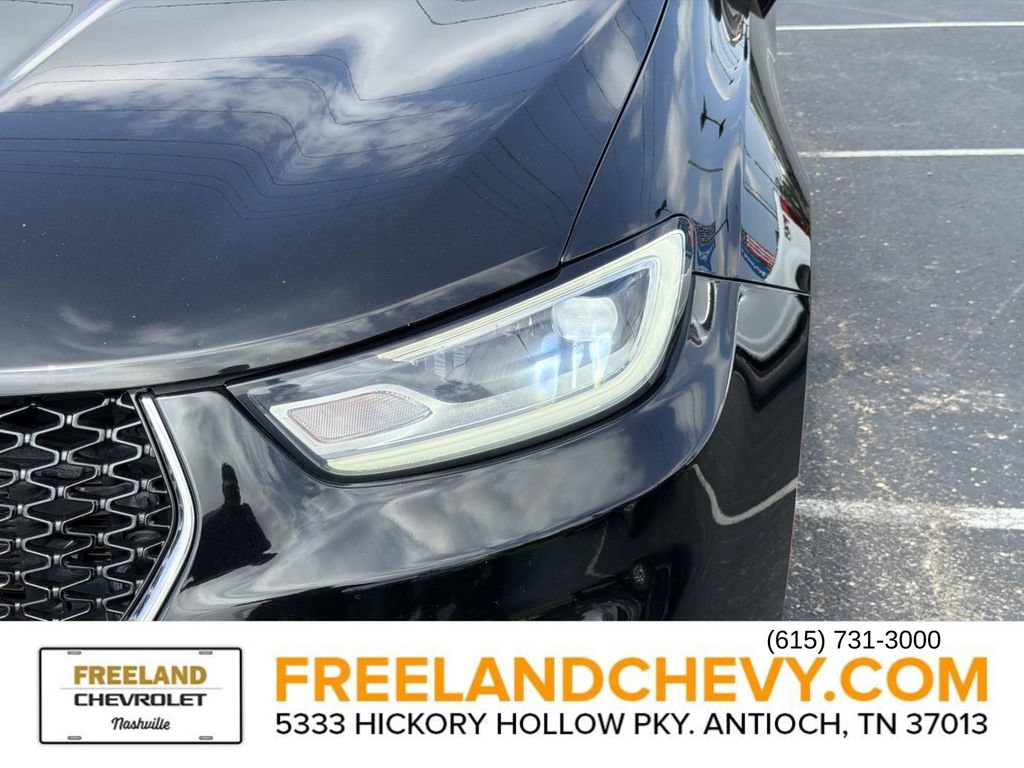 Used 2025 Chrysler Pacifica Select FWD image 10