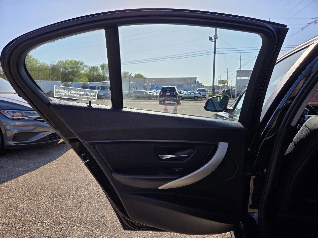 Used 2015 BMW 320i Sedan RWD image 14