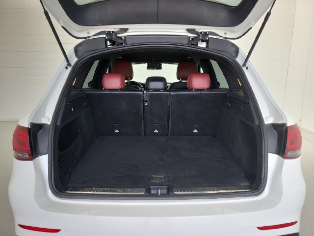 Used 2022 Mercedes-Benz GLC 300 w/ AMG Line image 9