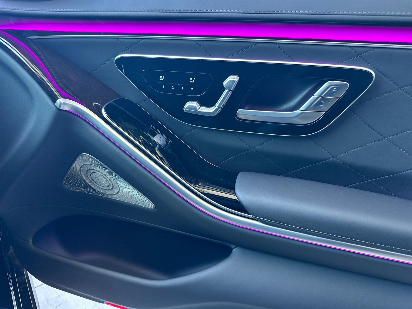 New 2024 Mercedes-Benz S 580e 4MATIC Sedan image 18