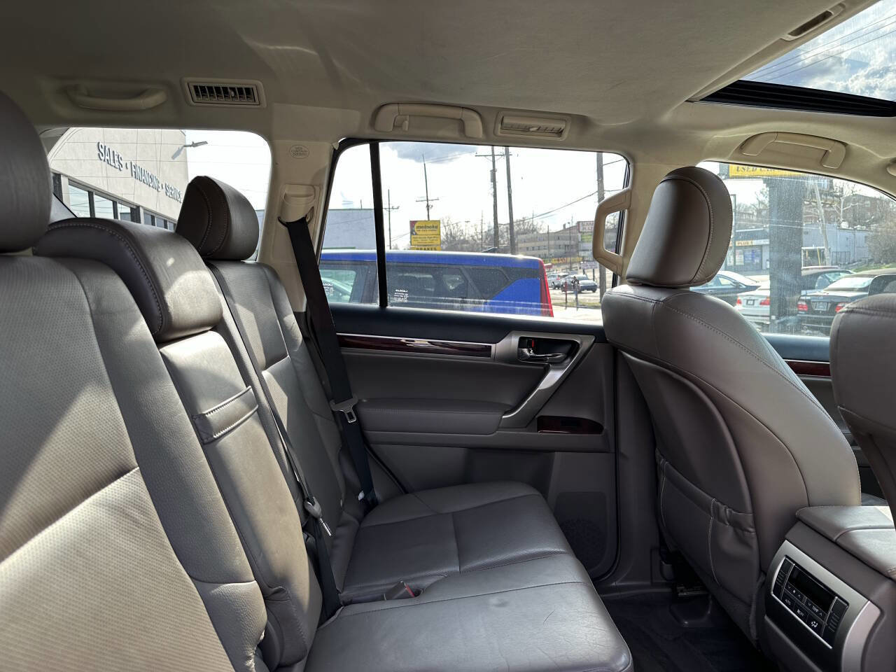 Used 2012 Lexus GX 460 image 32