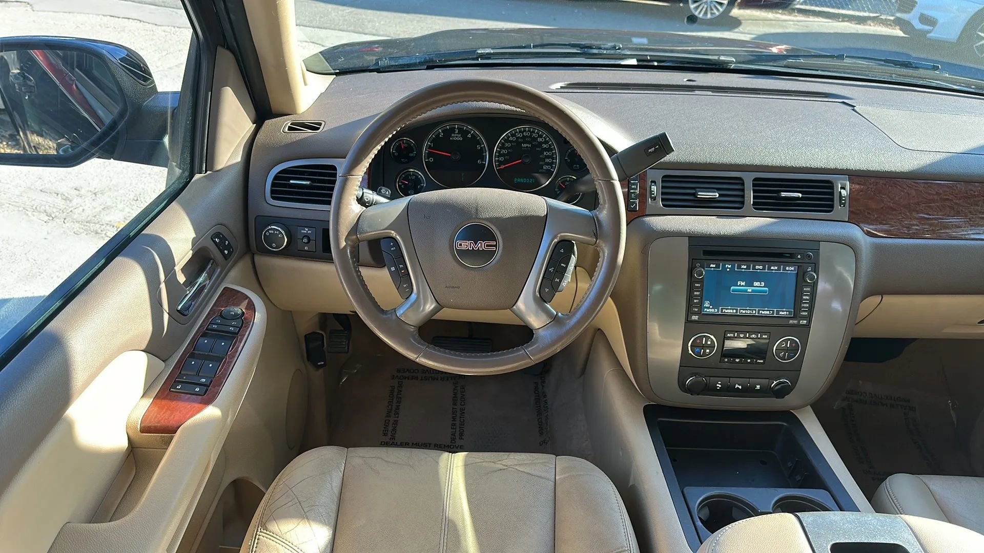 Used 2008 GMC Yukon XL SLT w/ SLT Preferred Equipment Group image 30