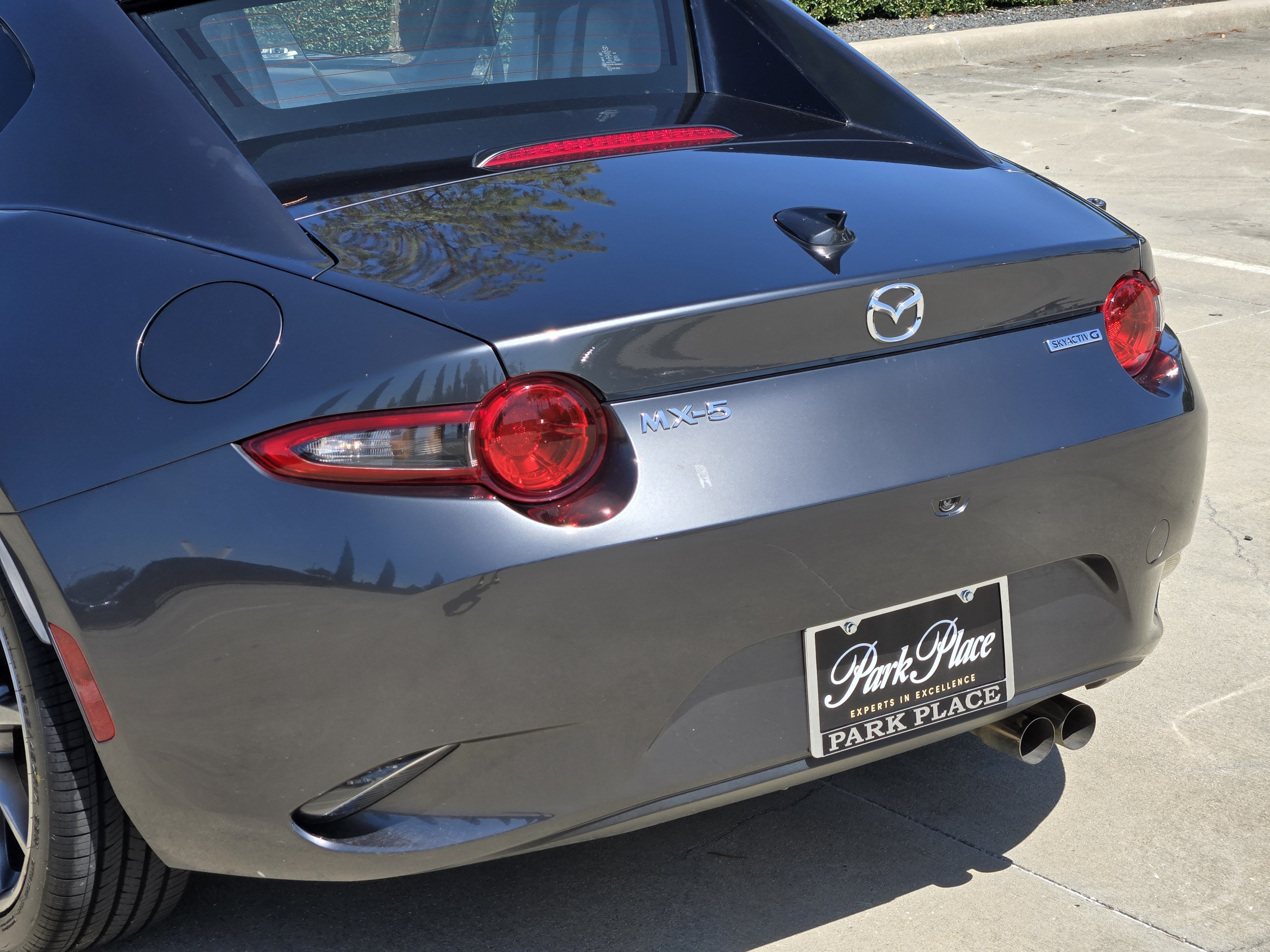 Used 2021 MAZDA MX-5 Miata RF Grand Touring RWD image 17
