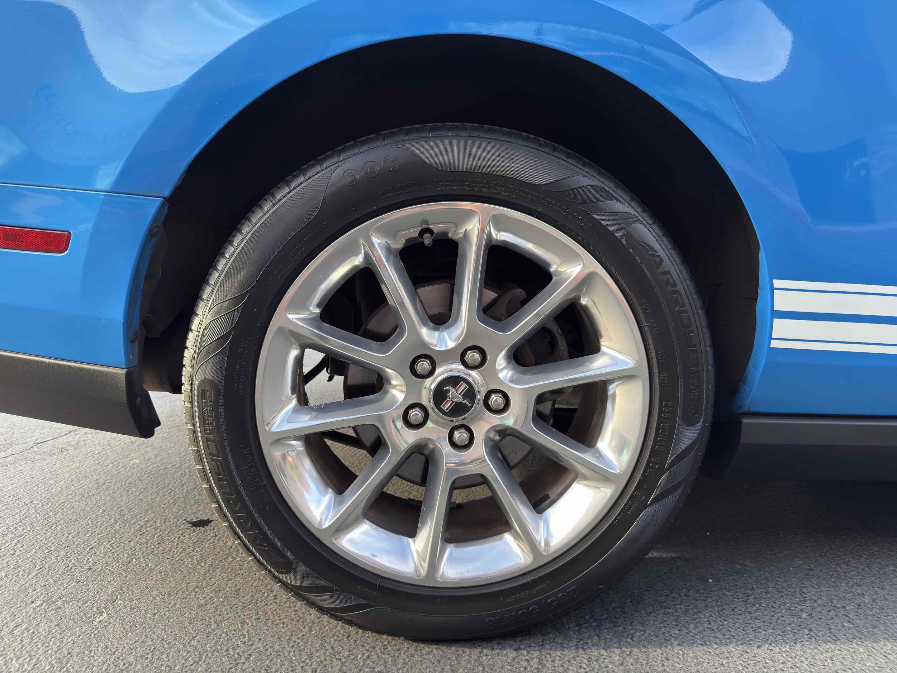 Used 2010 Ford Mustang Premium image 18