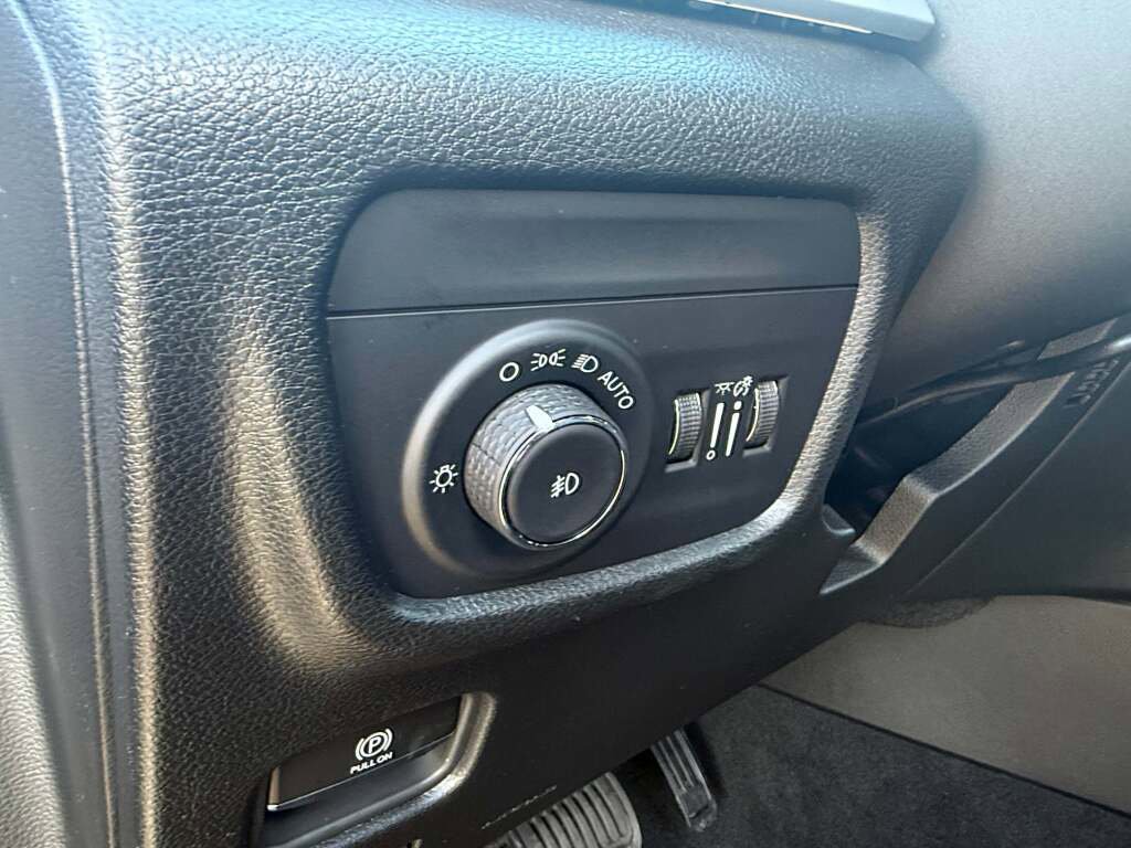 New 2025 Jeep Grand Cherokee L Limited image 31