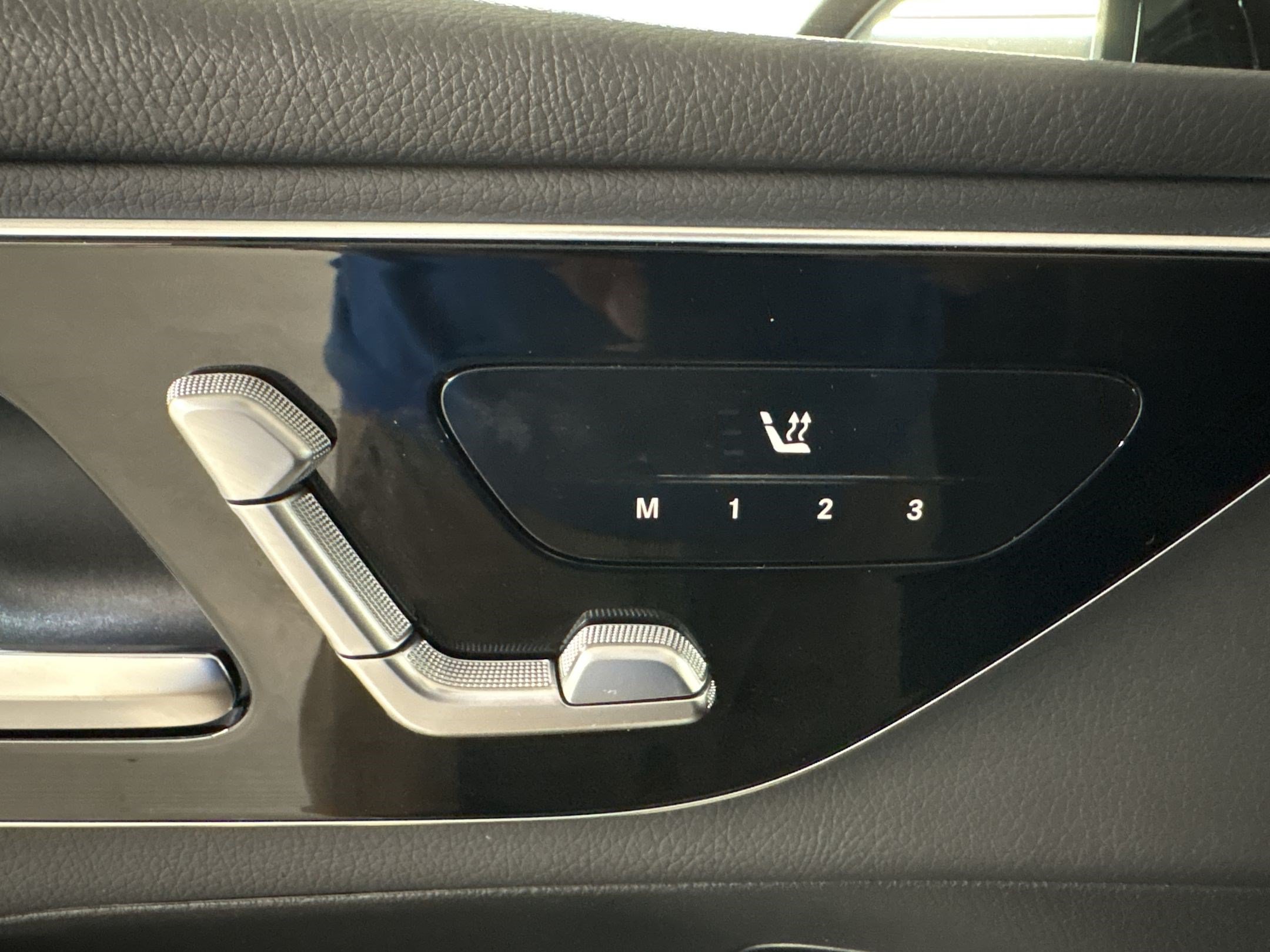 Certified 2025 Mercedes-Benz GLC 350e 4MATIC image 17