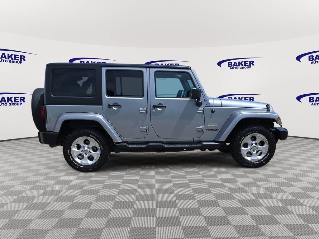 Used 2013 Jeep Wrangler Unlimited Sahara w/ Dual Top Group AWD/4WD image 4