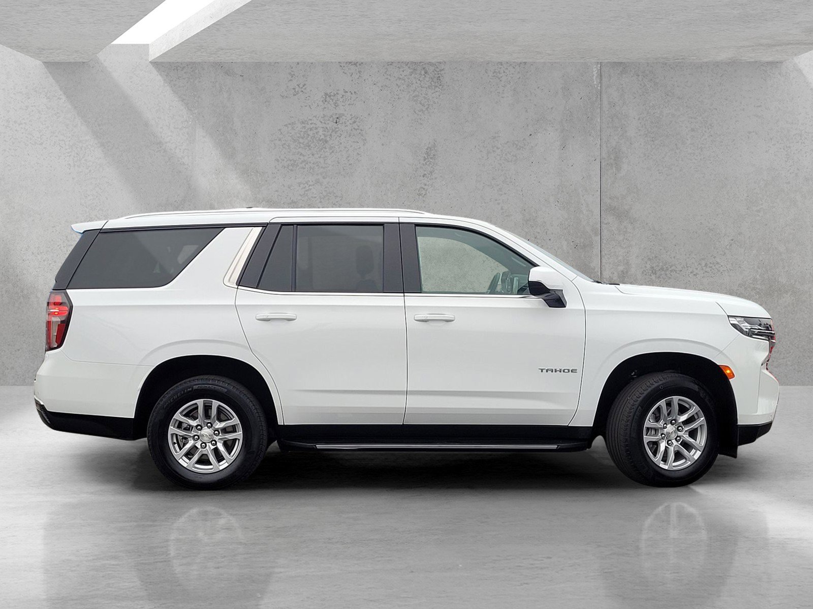 Used 2024 Chevrolet Tahoe LT image 3