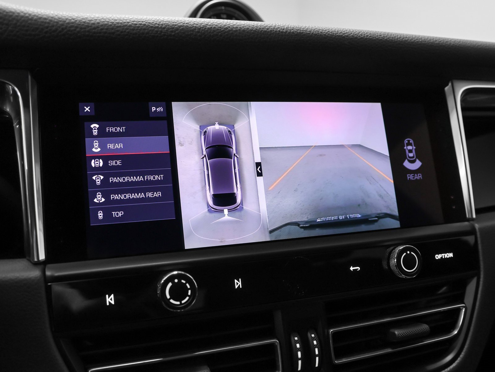 Used 2025 Porsche Macan image 35