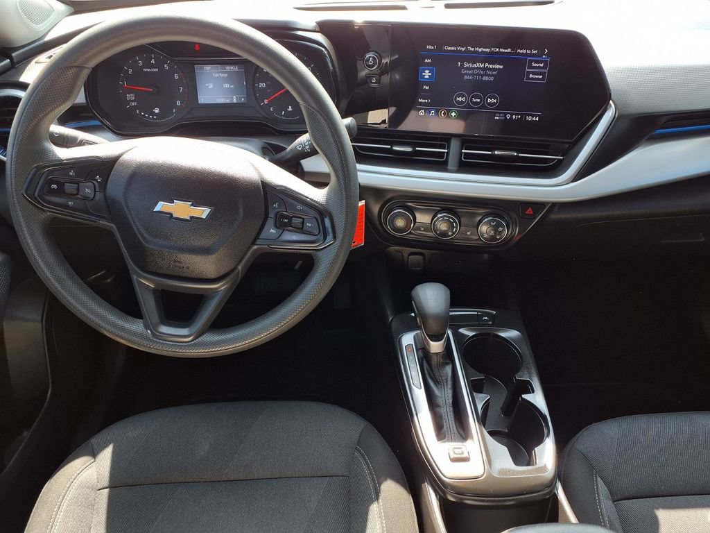 Used 2026 Chevrolet Trax LS w/ LS Convenience Package FWD image 13