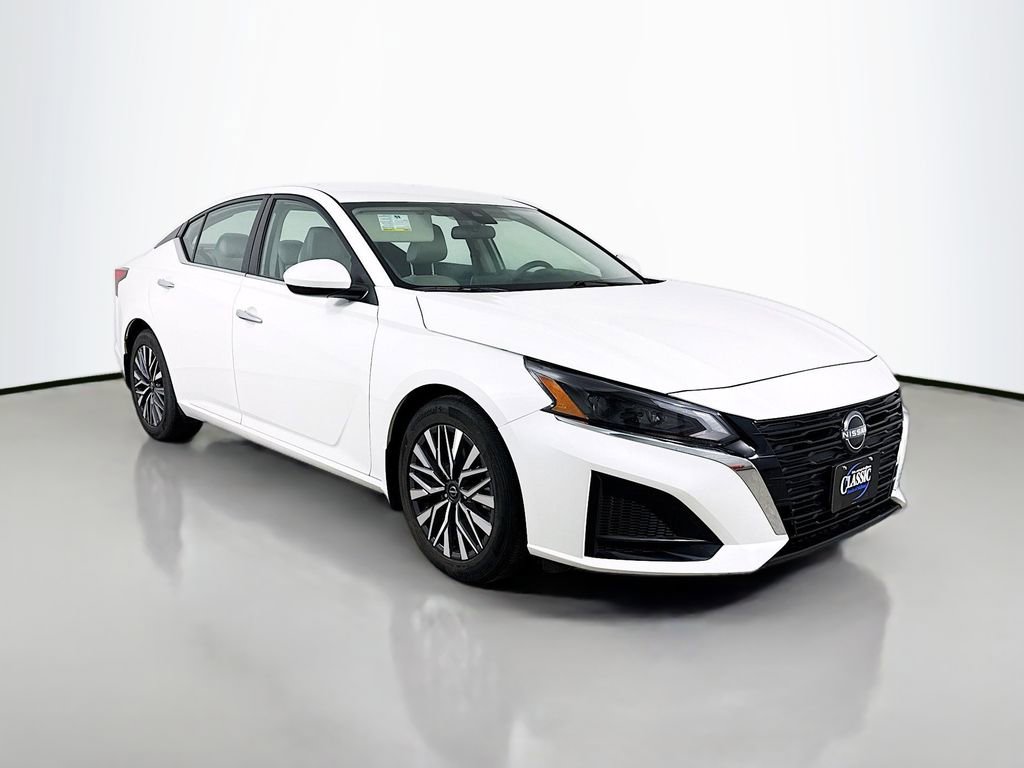Used 2023 Nissan Altima 2.5 SV