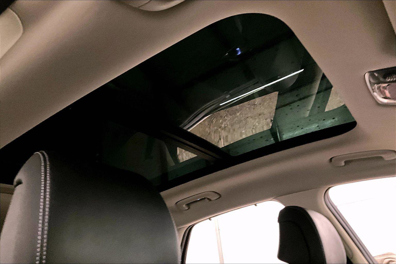 Used 2022 Genesis GV70 2.5T w/ Advanced Package image 21