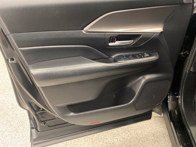 Used 2024 Toyota Grand Highlander AWD image 33