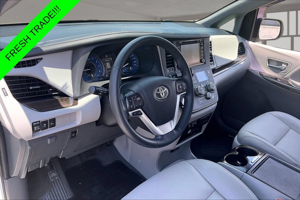 Used 2020 Toyota Sienna XLE Premium AWD/4WD image 16