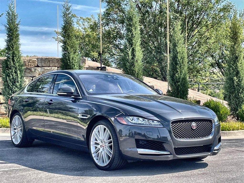 Used 2020 Jaguar XF Prestige image 8