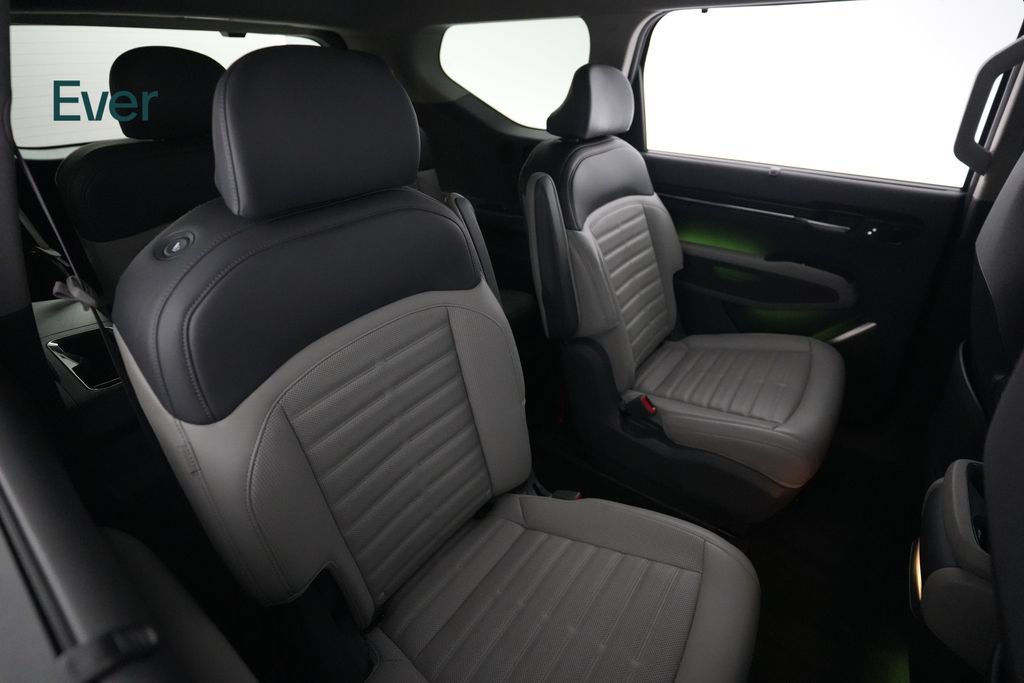 Used 2024 Kia EV9 Land AWD/4WD image 5
