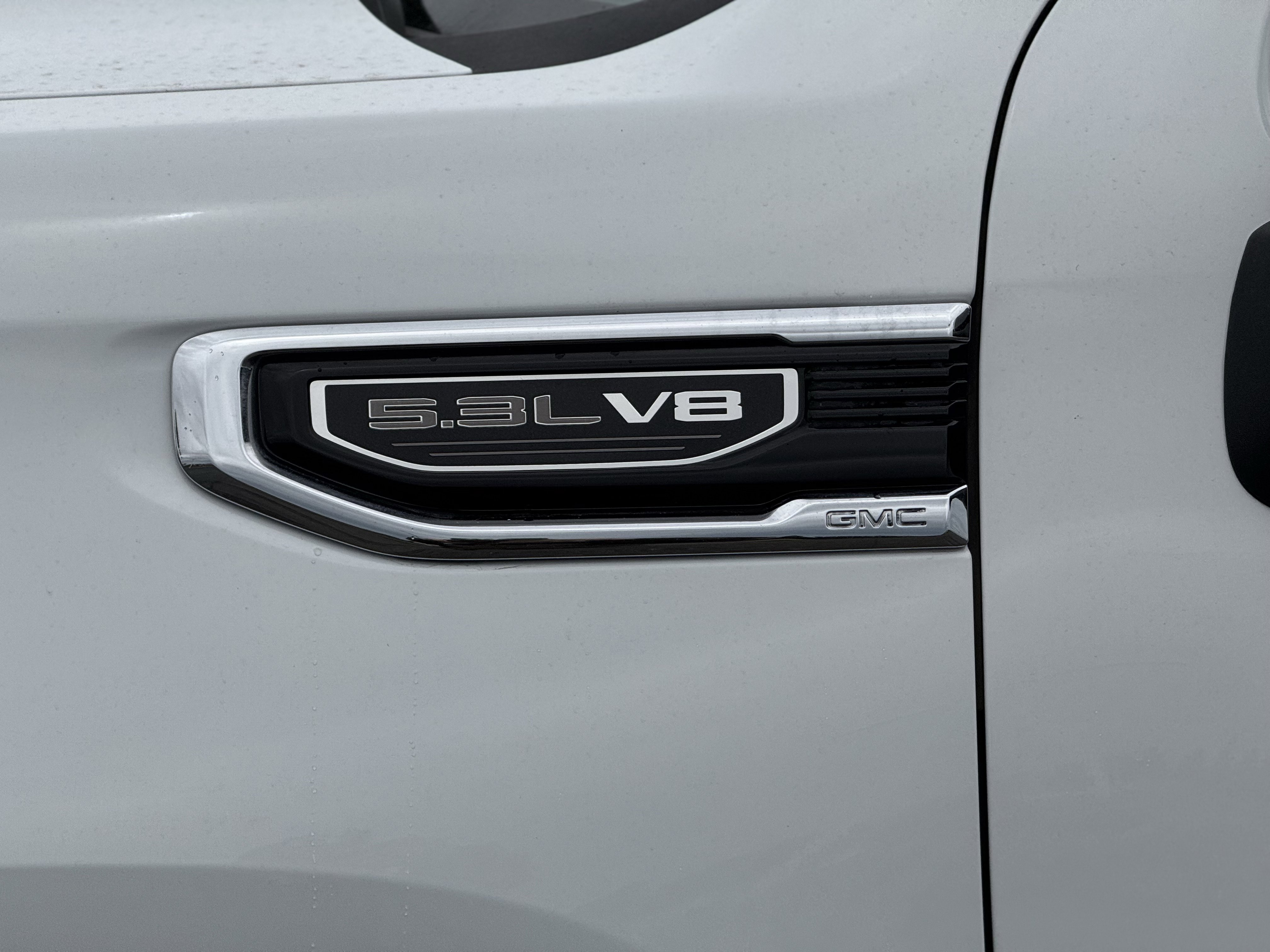 Used 2025 GMC Sierra 1500 SLT AWD/4WD image 9