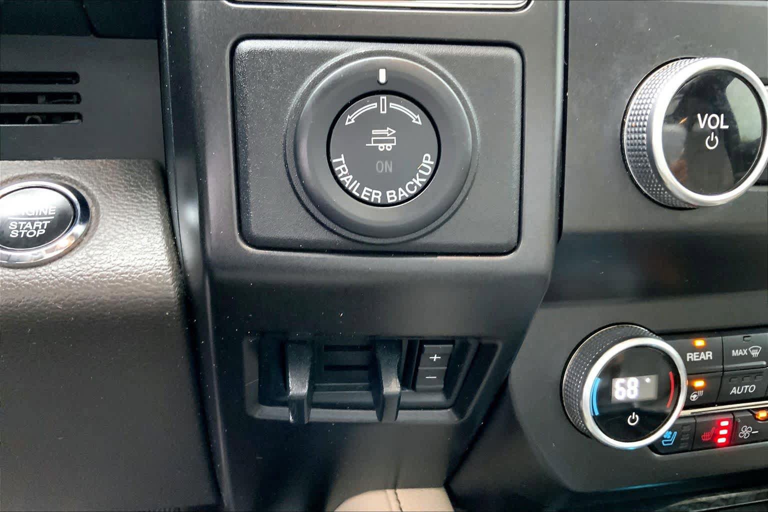 Used 2019 Ford Expedition Limited w/ Texas Edition Package RWD image 32
