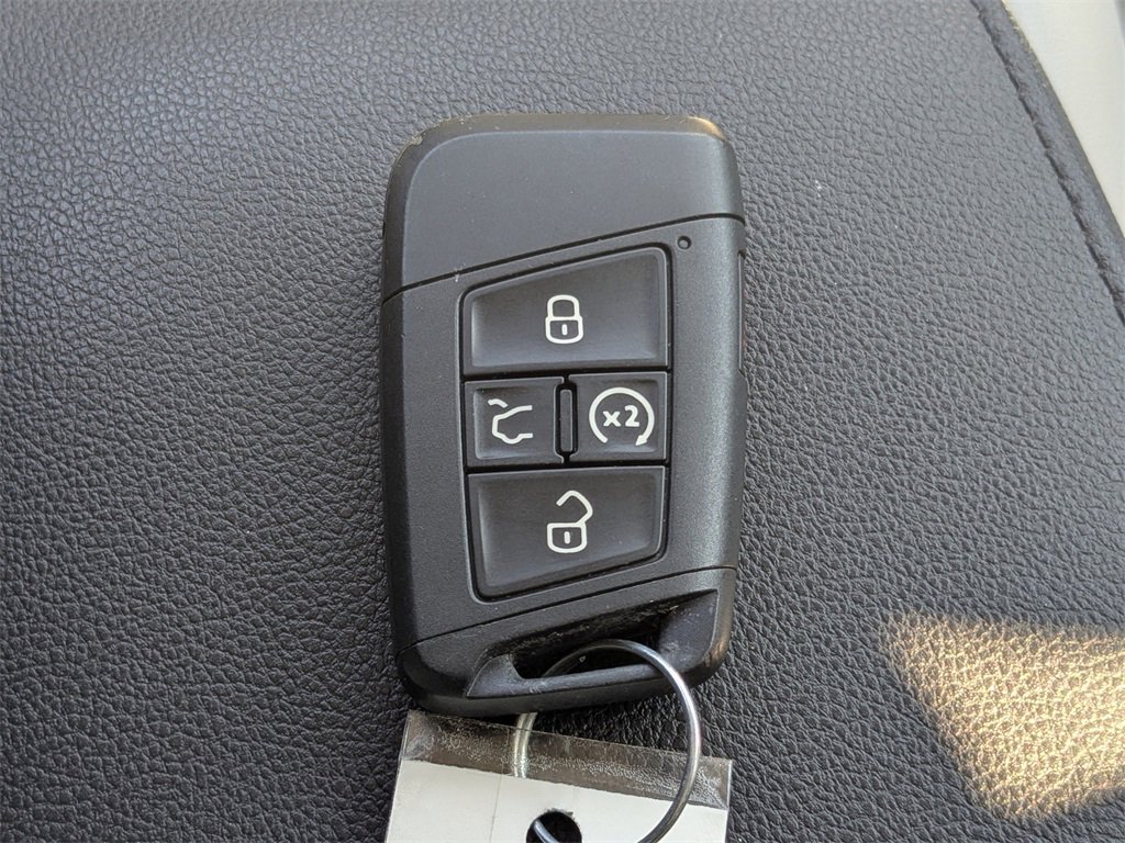 Used 2020 Volkswagen Tiguan SEL image 31