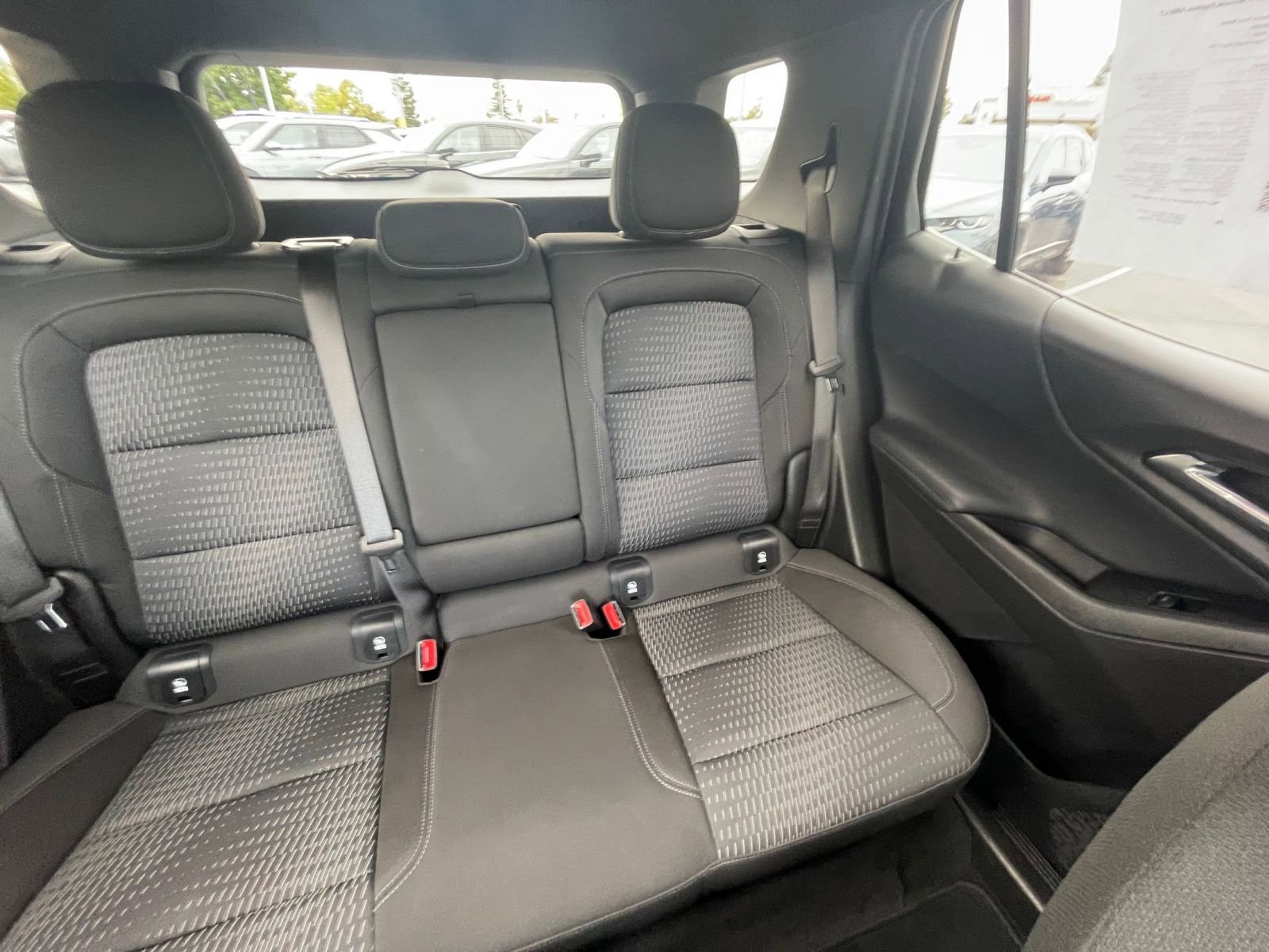 Used 2025 Chevrolet Equinox LT image 31