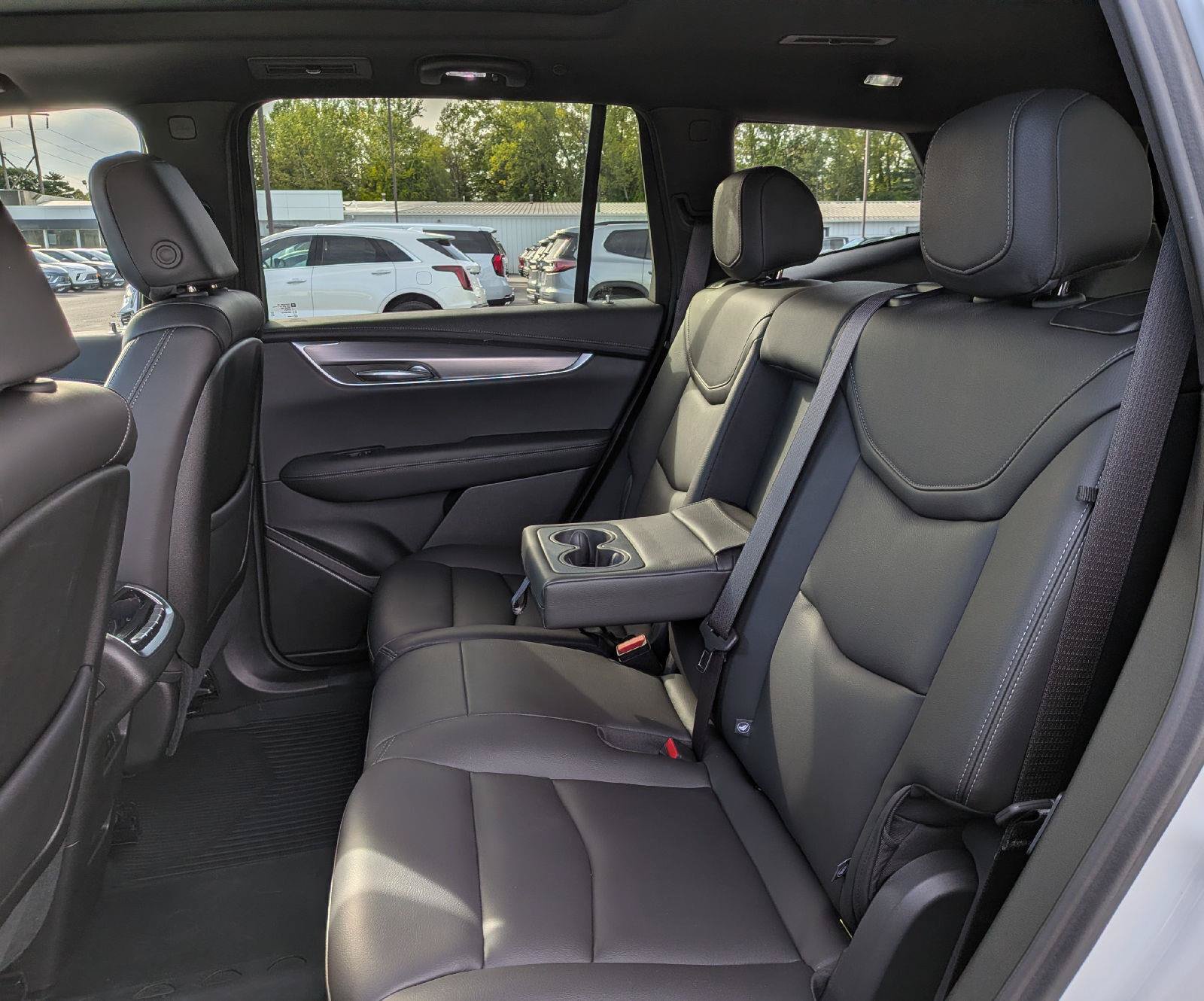 Used 2024 Cadillac XT6 Luxury w/ LPO, Floor Liner Package AWD/4WD image 21