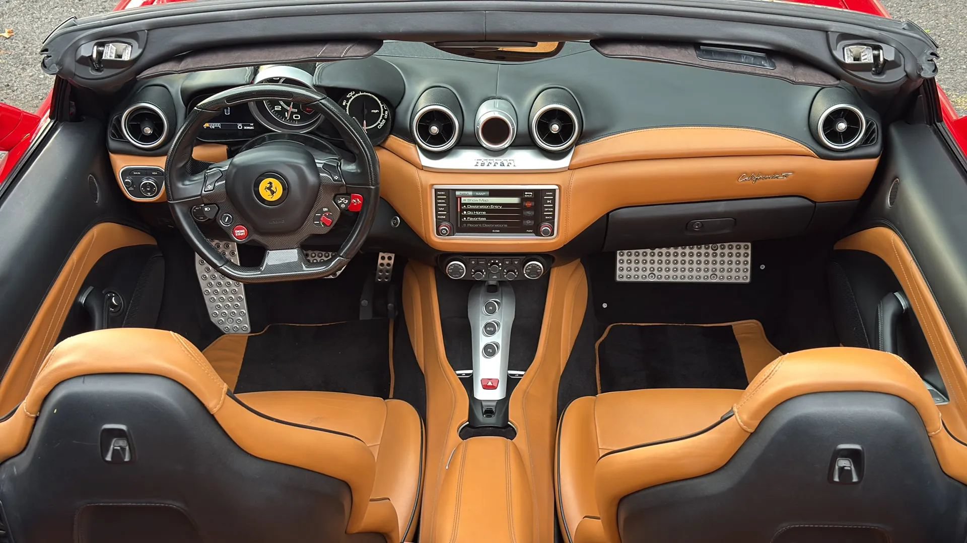 Used 2017 Ferrari California T RWD image 30