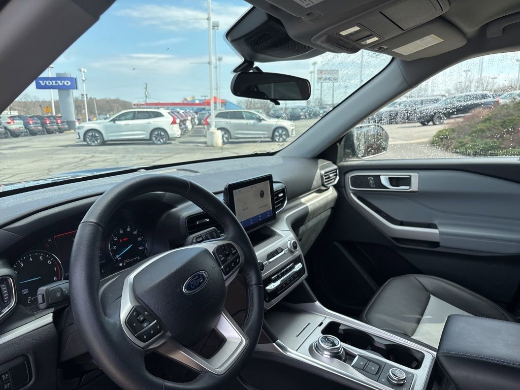 Used 2024 Ford Explorer XLT w/ Equipment Group 202A AWD/4WD image 15