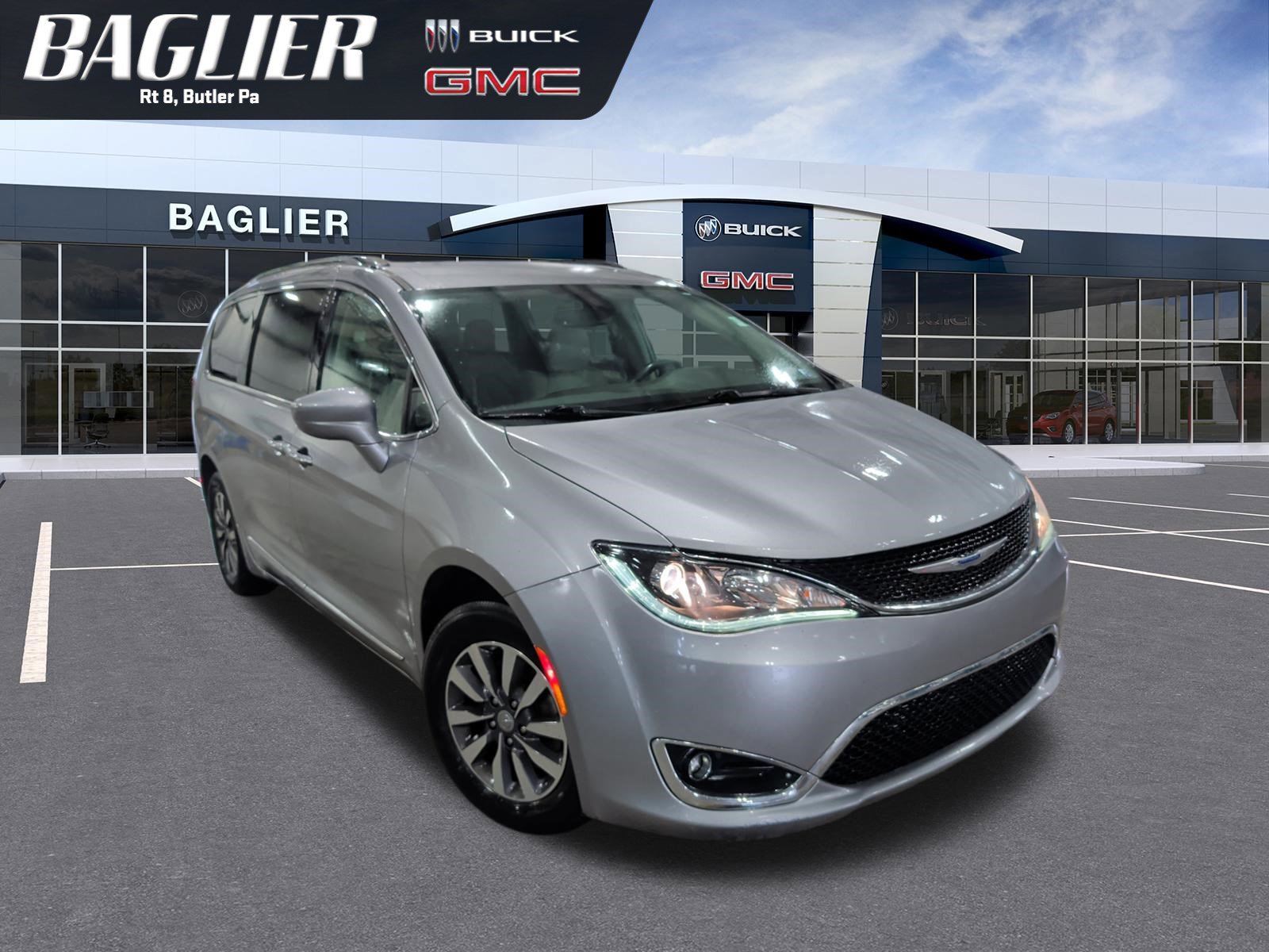 Used 2020 Chrysler Pacifica Touring-L Plus FWD image 1