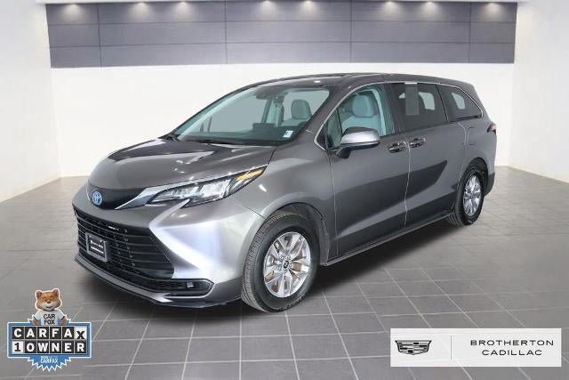 Used 2024 Toyota Sienna LE AWD/4WD image 1