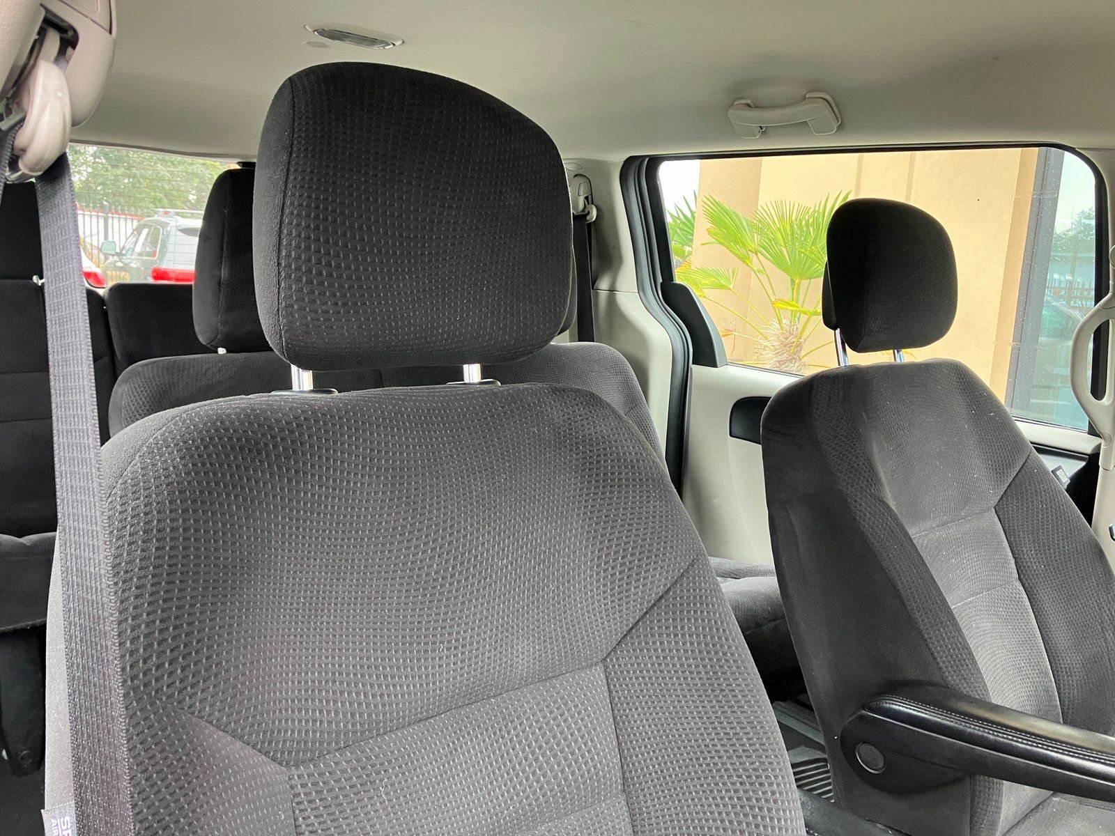 Used 2014 Dodge Grand Caravan American Value Package FWD image 22