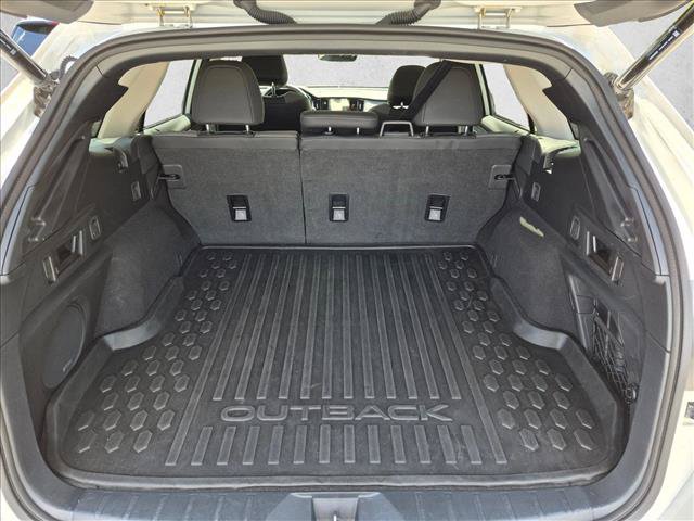 Used 2025 Subaru Outback Onyx Edition AWD/4WD image 6