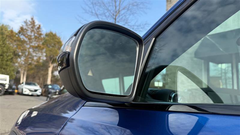 Used 2024 Mercedes-Benz GLB 250 image 33
