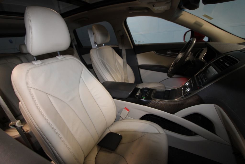 Used 2016 Lincoln MKX Reserve w/ Driver Assistance Package image 25